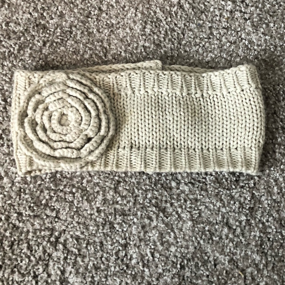 🎀 J. Crew Sweater‎ Material With Flower Ear Warmer